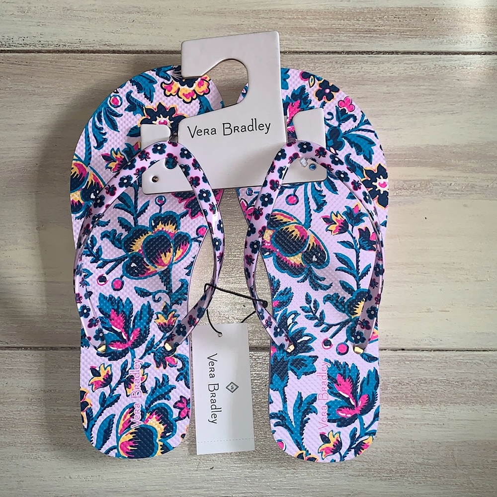 NWT Vera Bradley Flip Flops in Cloud Vine Floral Lavender Sandals Medium 7 - 8